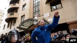 Москвадагы Түркиянын элчилигинин алдында өткөн акция. 25-ноябрь, 2015-жыл