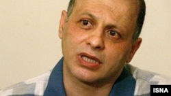 اکبر گنجی