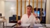 Седат Пекер в кадър от едно от видеата
