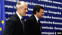 Serbian President Tadic with the EU's Barroso at the European Commission headquarters