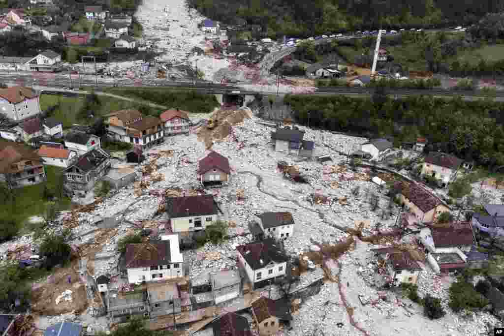 Donja Jablanica ovako je izgledala jutro nakon poplave i klizišta sa kamenoloma iznad naselja, 5. oktobar 2024.