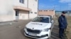 Policija ispred stambene zgrade u Kalesiji u kojoj se dogodilo dvostruko ubistvo, BiH, 13. februar 2025.