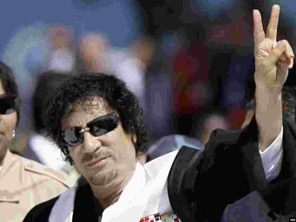 Gadafi po dolasku na samit G8 u Italiji, juli 2009.