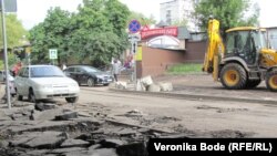 Дар сохтмонҳо дар Русия маъмулан муҳоҷирони корӣ, аз ҷумла, шаҳрвандони Тоҷикистон кор мекунанд