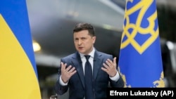Раніше цього місяця Володимир Зеленський анонсував зменшення числа олігархів, поки всі вони не стануть «просто великими бізнесменами»