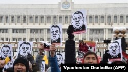 Кыргызстанда коррупцияга каршы жүрүшкө чыккандар, 25-нобярь, 2019-жыл. 