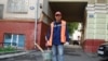 Город оранжевых жилеток