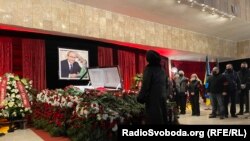 Під час прощання з Геннадієм Кернесом. Харків, 23 грудня 2020 року 