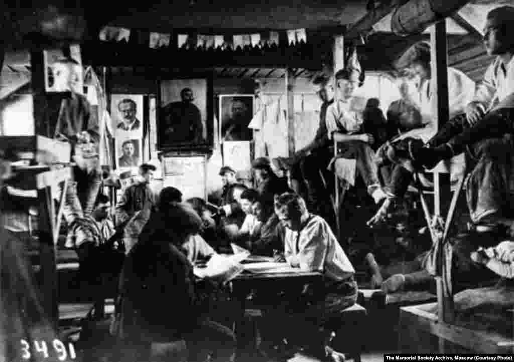 Belomorkanal düşrgəsində tibb məntəqəsi. 1932-ci il.