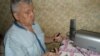 Инвалид первой группы по зрению Виктор Тысяцкий. 