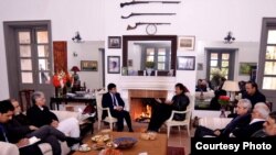 افغان سفیر جانان موسی زی د پاکستان تحریک انصاف ګوند له مشر عمران خان سره د ملاقات پرمهال