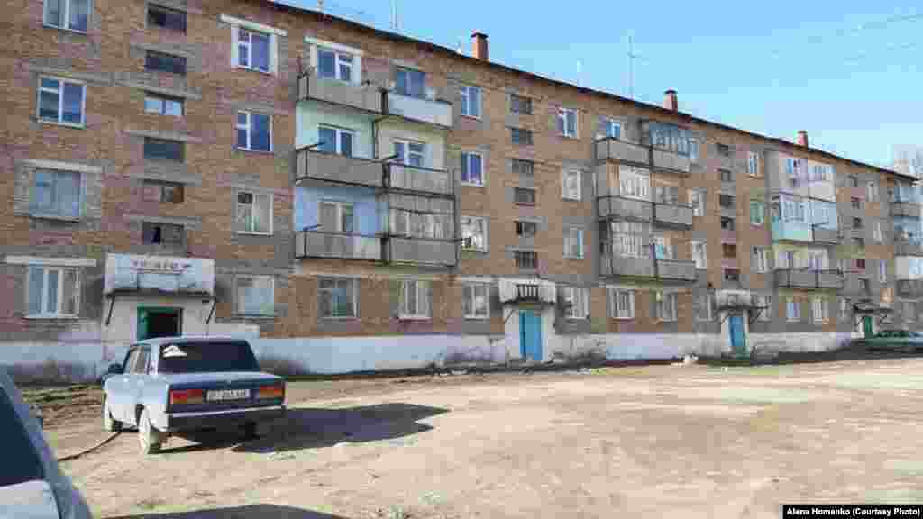 Каракол шаарындагы №55 турак үй. 