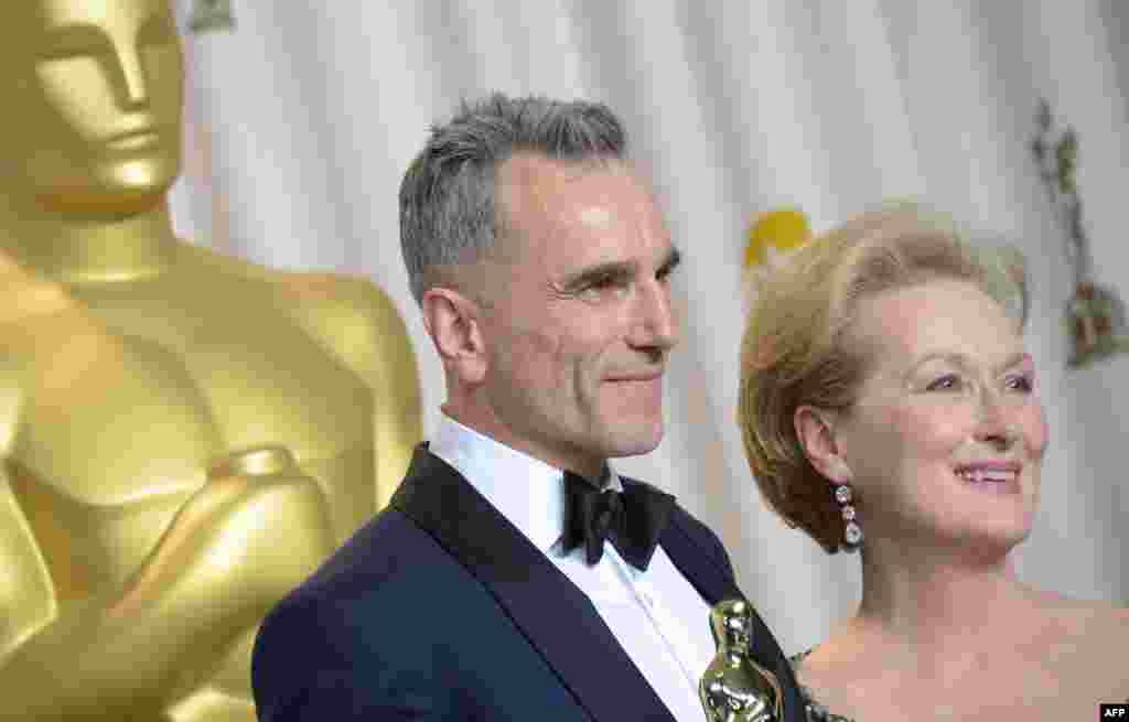 Aktyor Daniel Day-Lewis və Meryl Streep