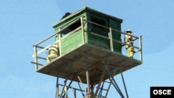 Tajikistan -- A watchtower on the Afghan-Tajik border near Pyanj, 06Apr2011