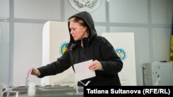 Sondajele de opinie de dinaintea alegerilor indicau o victorie pentru Maia Sandu și un „Da” ceva mai hotărât la referendum. Luni dimineața, Moldova era trasă spre Europa de voturile a doar 2.000 de oameni.