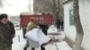 Абак кызматкерлери суукта үйдөн чыгарылды
