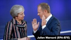 Tereza Mej i Donald Tusk, Brisel, fotoarhiv