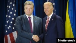 Петро Порошенко (л) і Джо Байден (п), архівне фото