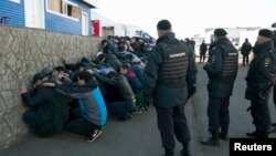 Антимигрантский рейд в Бирюлево, Москва, 14 октября 2013 года. 