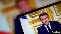 Emmanuel Macron u televizijskom obraćanju 5. decembra 2024