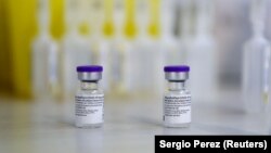 Pfizer-BioNTech вакцинаси.