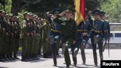 Военные Южной Осетии во время церемонии принесения присяги, Цхинвали. Иллюстративное фото.
