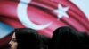 Pristalice turskog predsednika na protestima u Istanbulu, ilustrativna fotografija