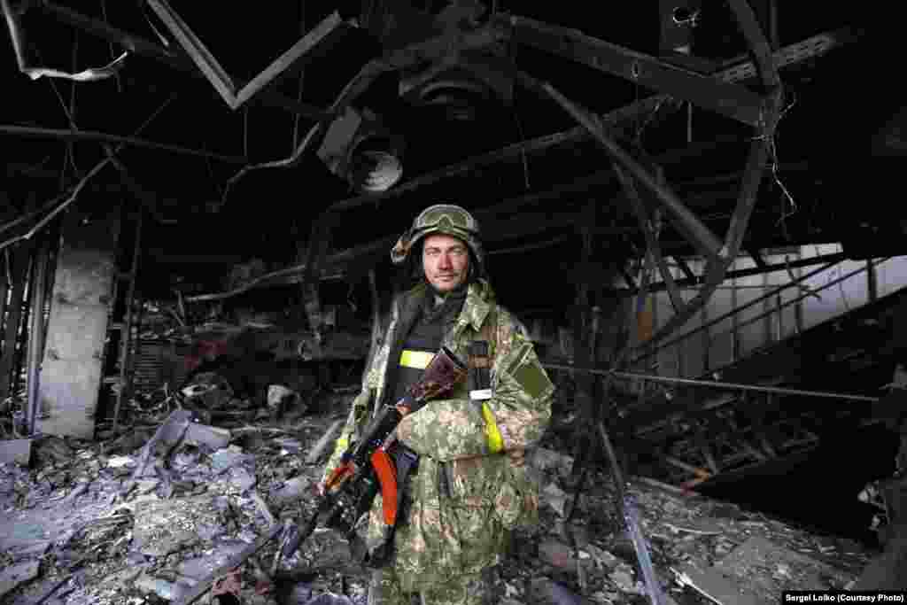 Один из бойцов, обороняющих аэропорт