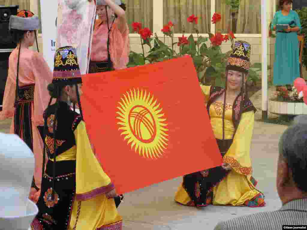 29 августа 2012 года, в Оше состоялся официальный запуск радиостанции «Ынтымак\Согласие», приуроченное ко дню Независимости Кыргызстана.