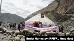 Kyrgystan-Osh, Alay meeting Keldibekov, 29May2014