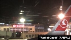 Ҳавопаймои Turkish Airlines дар фурудгоҳи Душанбе