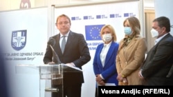 Oliver Varhelji u Institutu za javno zdravlje "dr Milan Jovanović Batut" (3. maj 2021)