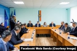 Președinta Republicii Moldova, Maia Sandu, prim-ministrul Dorin Recean și vicepremierul Oleg Serebrian discută cu primarii satelor din Zona de Securitate.