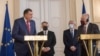 Evropski šef diplomatije Žozep Borelj je potvrdio da će EU iskoristiti sankcije za BiH samo kao poslednju opciju. (na fotografiji Borelj sa članovima Predsjedništva BiH u Sarajevu, novembar 2020.