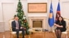 Aljbin (Albin) Kurti, lider pokreta Samoopredeljenje i bivši premijer, na konsultacijama o vanrednim izborima sa vršiteljkom dužnosti predsecnice Kosova Vjosom Osmani u Prištini, 22. decembar 2020. 