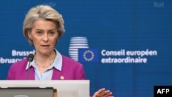 Președinta Comisiei Europene, Ursula von der Leyen, spune că acum e timpul ca și SUA să își aducă contribuția financiară pentru Ucraina blocată în Congresul american.