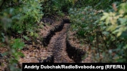 Окопи у селищі Золоте-4, вересень 2019 року