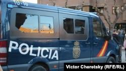 Поліція Іспанії вилучила 13 тонн заборонених хімікатів, які прямували до РФ попри санкції