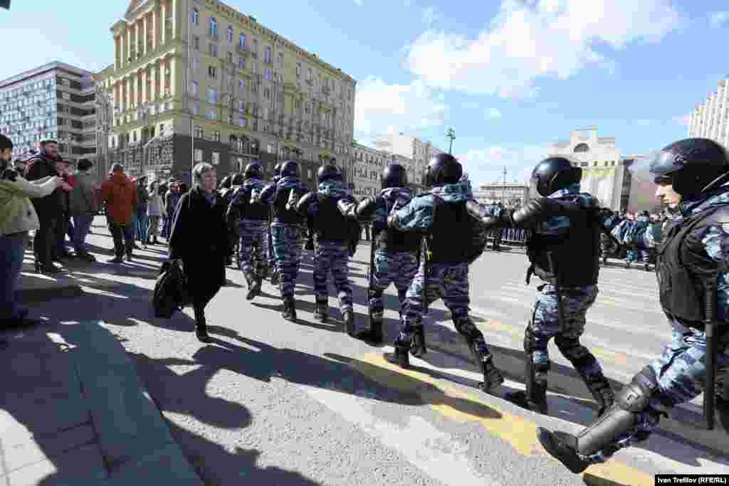 В мэрии Москвы действия полицейских назвали "безукоризненными".