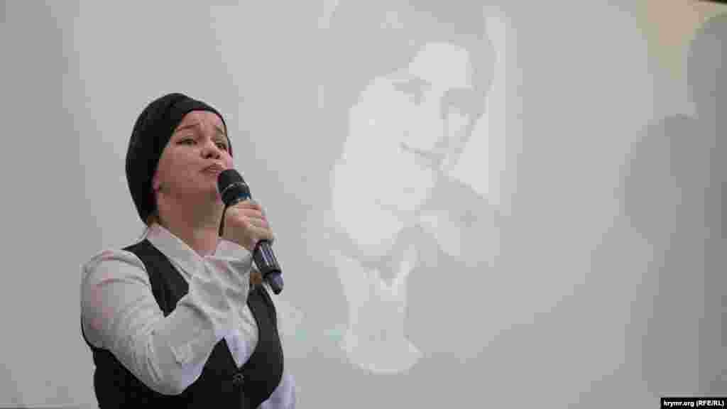 Эльмаз Сейтмамутова представляла на конкурсе Судак. Жюри присудило ей 2-е место в номинации «Декламация стихов» среди учеников 9-11 классов