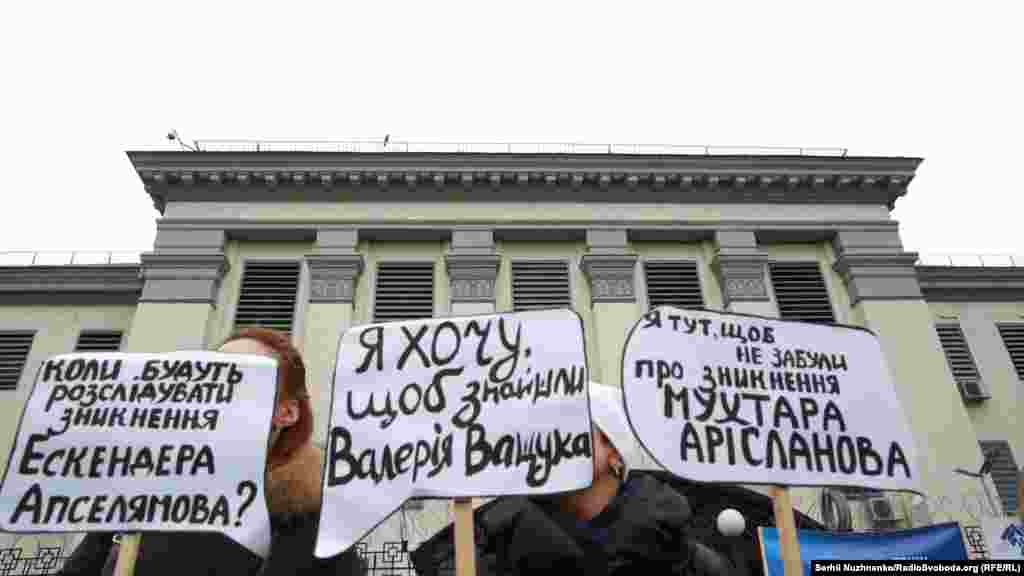 Однако в крымском управлении Следственного комитета России утверждают, что «массовых исчезновений крымских татар на полуострове нет».