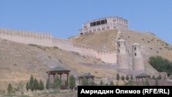 Қулъаи Ҳисор яке аз маконҳои маъруфи туристӣ дар Тоҷикистон ба шумор меравад