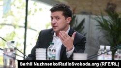 За даними агентства, міністр енергетики США Рік Перрі в травні обговорював із Володимиром Зеленським (на фото) питання зміни менеджменту «Нафтогазу»