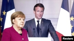 Германският канцлер Ангела Меркел и френският президент Еманюел Макрон дават съвместна видеоконференция за предложението за създаване на еврохейски фонд за възстановяване