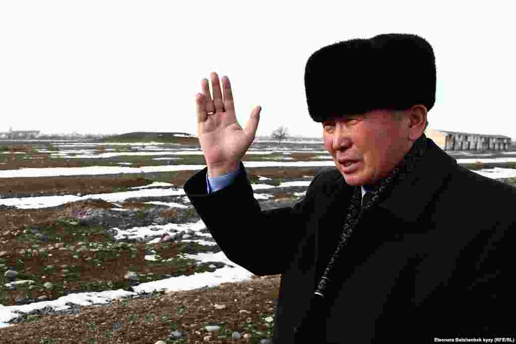 Кытайлык "Жунда" мунай заводуна жер берүүгө каршы демилгелүү топтун өкүлү, Ак-Башат айылынын тургуну Искендер Бейшенбаев.