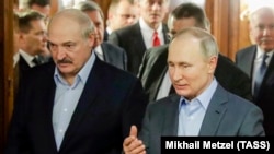 Олександр Лукашенко (ліворуч) і Володимир Путін
