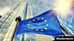 Teme su izbeglice i migranti, Brexit, takse SAD