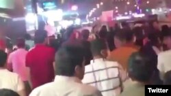 Участники демонстрации в иранской провинции Хузестан, протестующие из-за нехватки питьевой воды. 30 июня 2018 года.