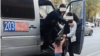 Эне-баланы салбай кеткен айдоочу жумуштан алынды