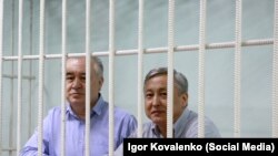 Өмүрбек Текебаев жана Дүйшөнкул Чотонов.